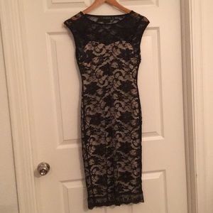 Lace little black dress!!! 👗 🖤💛💕